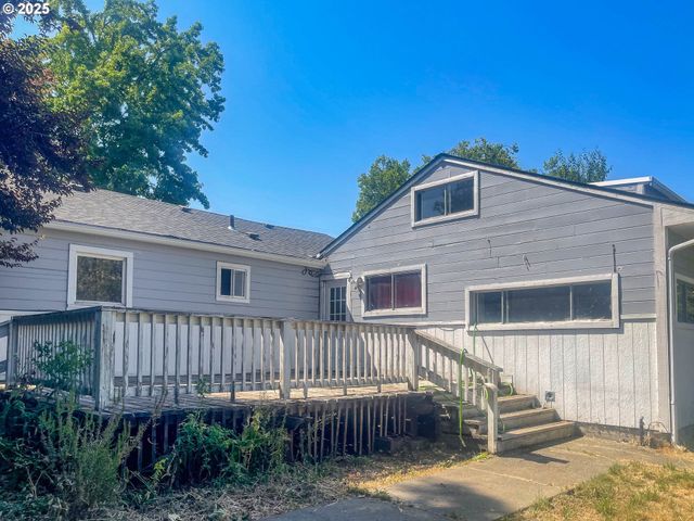 624 TIPTON Rd, Roseburg, OR 97471