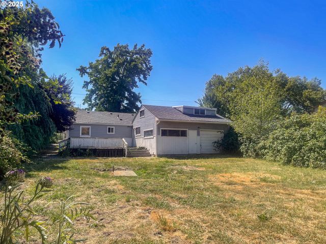 624 TIPTON Rd, Roseburg, OR 97471