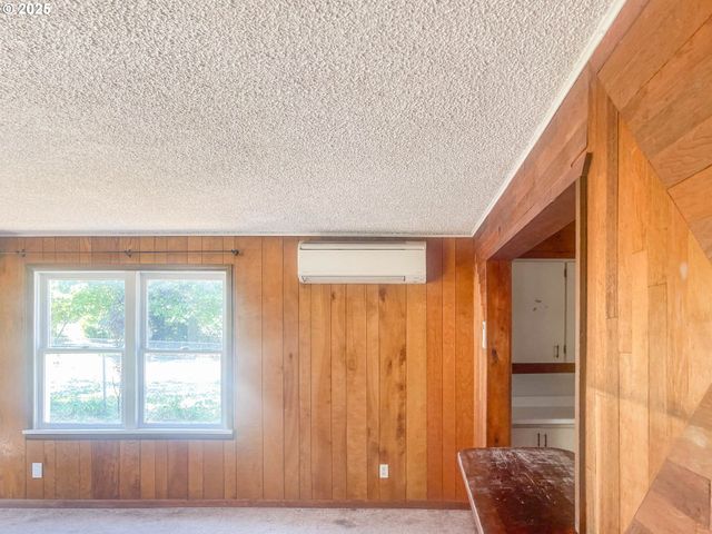 624 TIPTON Rd, Roseburg, OR 97471