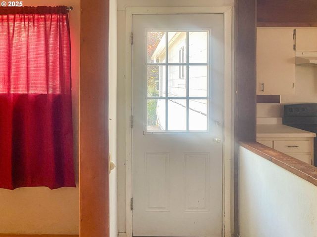 624 TIPTON Rd, Roseburg, OR 97471