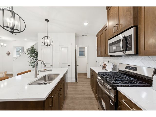 3327 Se Triumph Ave, Hillsboro, OR 97123