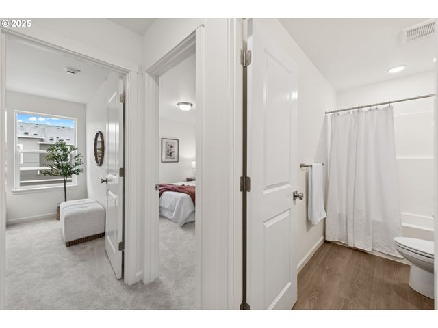 3327 Se Triumph Ave, Hillsboro, OR 97123