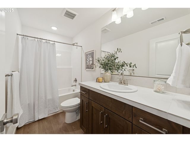 3327 Se Triumph Ave, Hillsboro, OR 97123