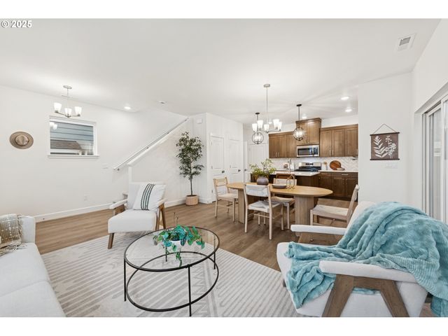 3327 Se Triumph Ave, Hillsboro, OR 97123