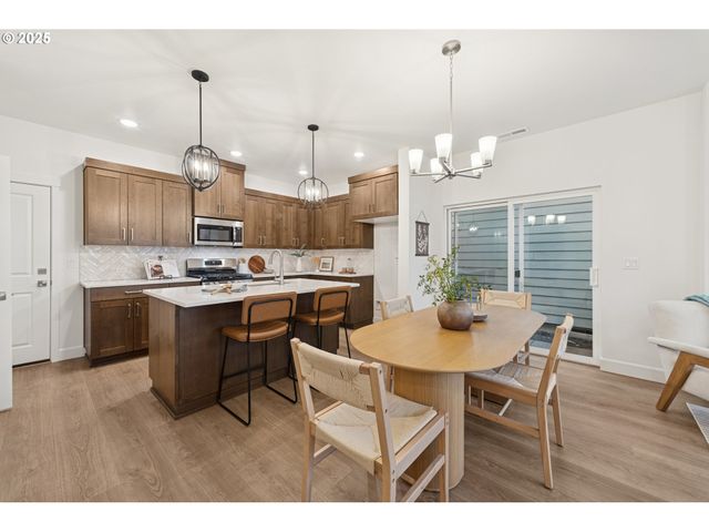 3327 Se Triumph Ave, Hillsboro, OR 97123