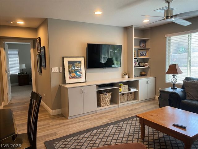 457 Bolsa Basin Avenue, Las Vegas, NV 89138