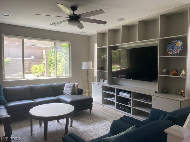 457 Bolsa Basin Avenue, Las Vegas, NV 89138