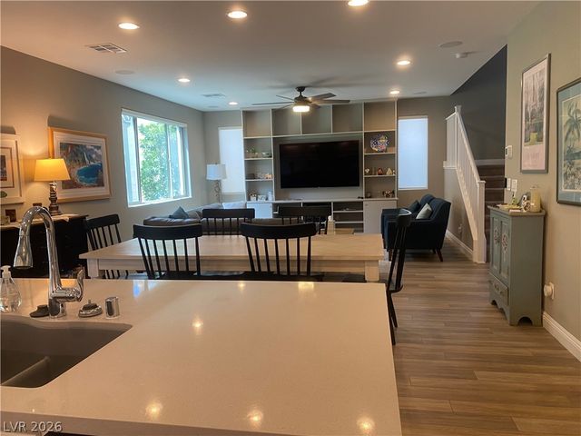 457 Bolsa Basin Avenue, Las Vegas, NV 89138