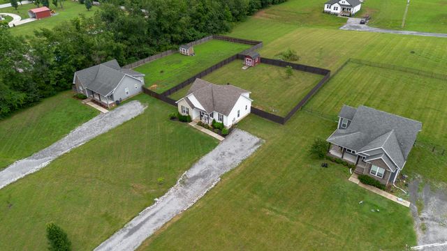 291 Dorris Rd, Portland, TN 37148