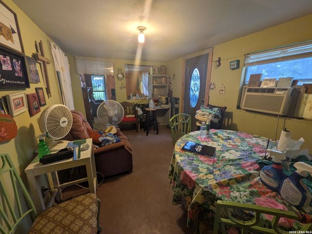 22221 PLEASANTON RD, San Antonio, TX 78264