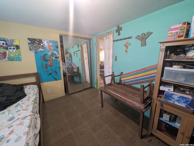 22221 PLEASANTON RD, San Antonio, TX 78264