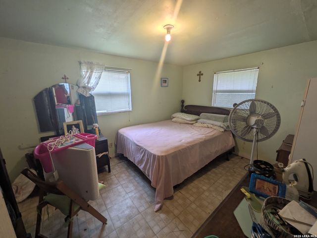 22221 PLEASANTON RD, San Antonio, TX 78264