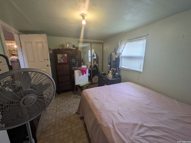 22221 PLEASANTON RD, San Antonio, TX 78264