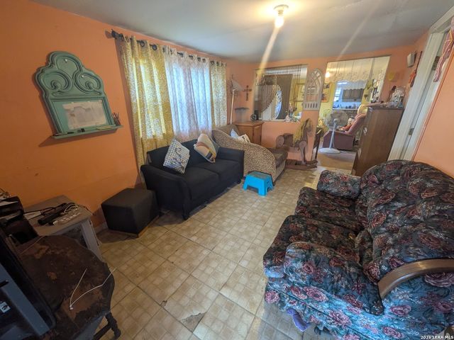 22221 PLEASANTON RD, San Antonio, TX 78264
