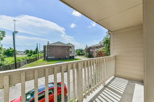 2501 Gulf Freeway 243D, Dickinson, TX 77539