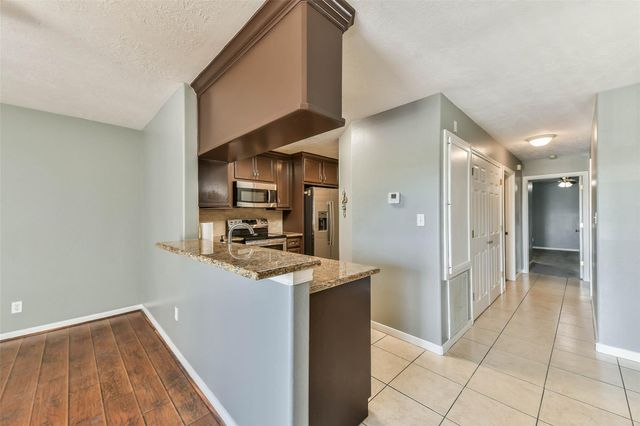 2501 Gulf Freeway 243D, Dickinson, TX 77539