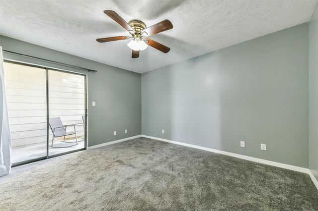 2501 Gulf Freeway 243D, Dickinson, TX 77539