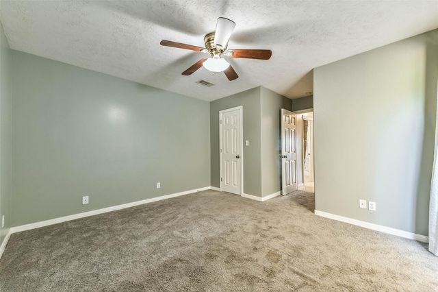 2501 Gulf Freeway 243D, Dickinson, TX 77539