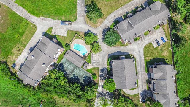 2501 Gulf Freeway 243D, Dickinson, TX 77539