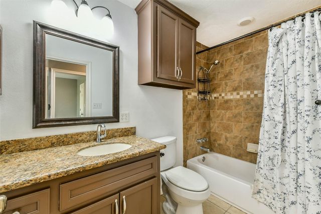 2501 Gulf Freeway 243D, Dickinson, TX 77539