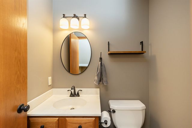 118 NW Countrywood Lane, Ankeny, IA 50023