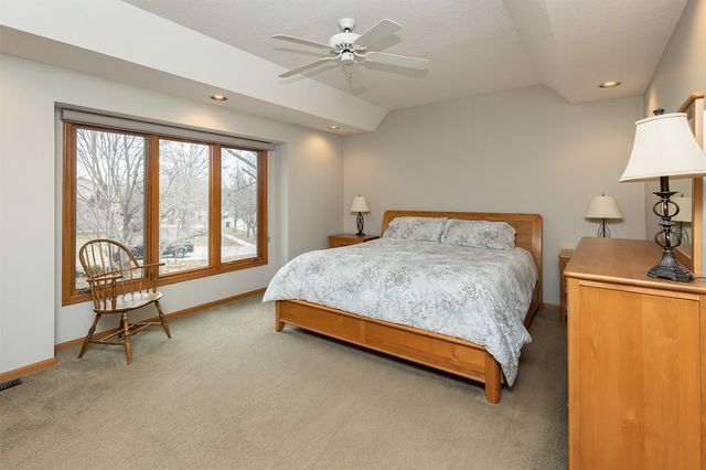 118 NW Countrywood Lane, Ankeny, IA 50023