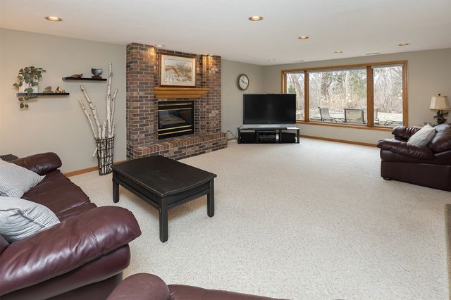 118 NW Countrywood Lane, Ankeny, IA 50023