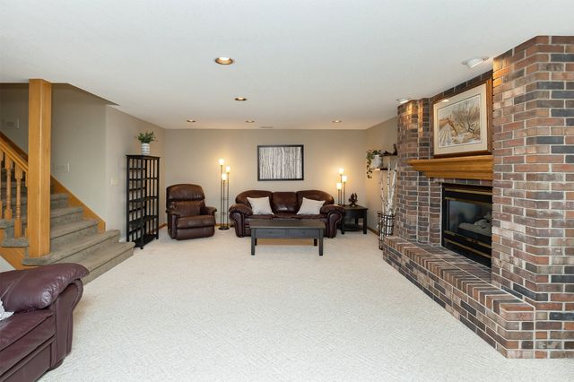 118 NW Countrywood Lane, Ankeny, IA 50023