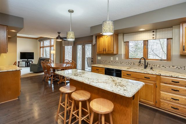 118 NW Countrywood Lane, Ankeny, IA 50023