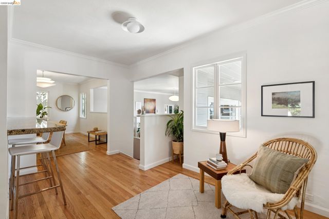 2339 Thackeray Dr, Oakland, CA 94611