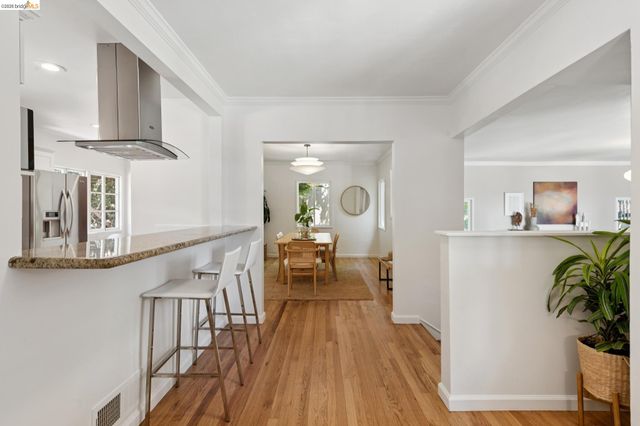 2339 Thackeray Dr, Oakland, CA 94611