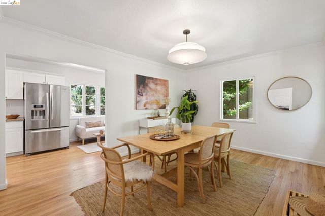 2339 Thackeray Dr, Oakland, CA 94611
