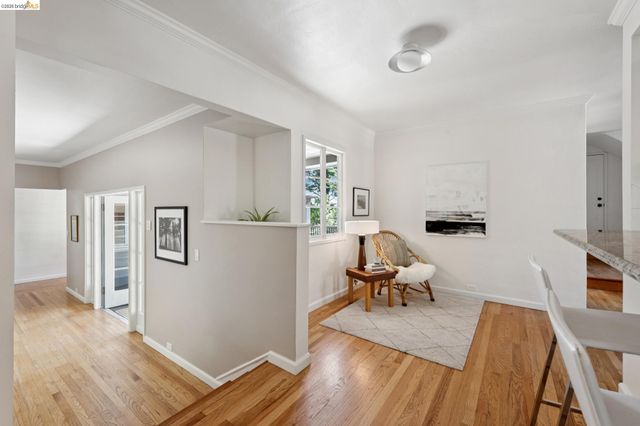 2339 Thackeray Dr, Oakland, CA 94611
