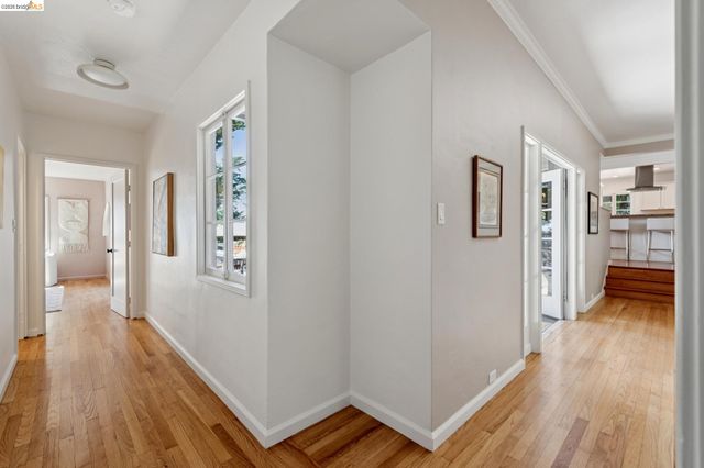 2339 Thackeray Dr, Oakland, CA 94611