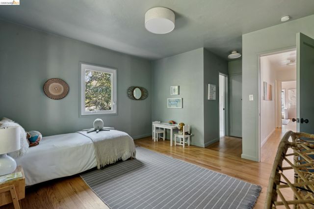 2339 Thackeray Dr, Oakland, CA 94611
