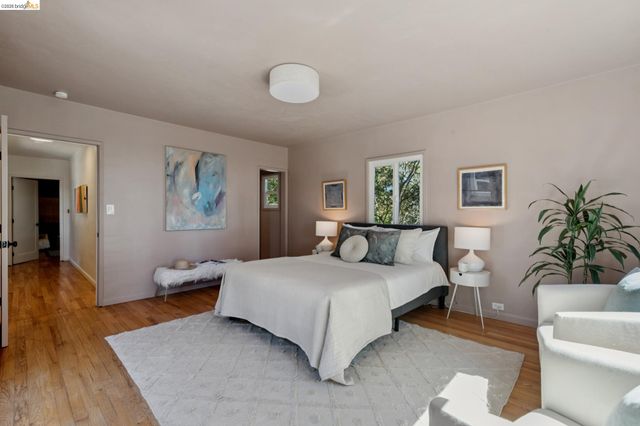2339 Thackeray Dr, Oakland, CA 94611