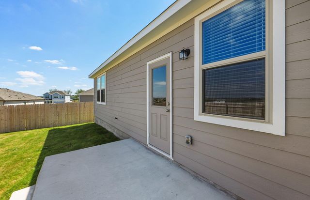 416 Paradise Canyon DR, Jarrell, TX 76537