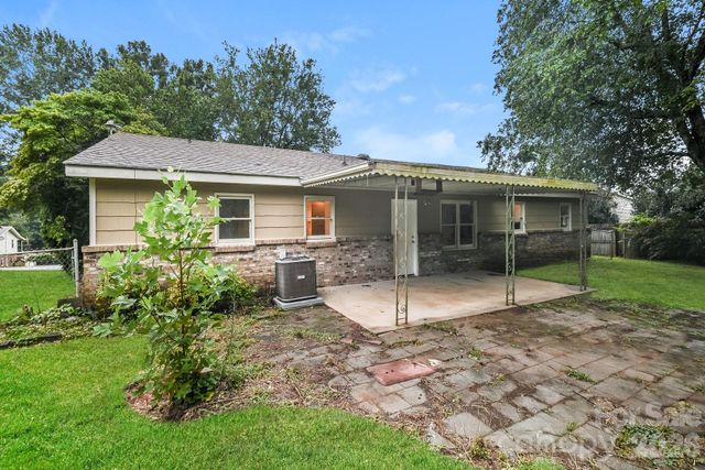 320 Aqua Drive, Forest City, NC 28043