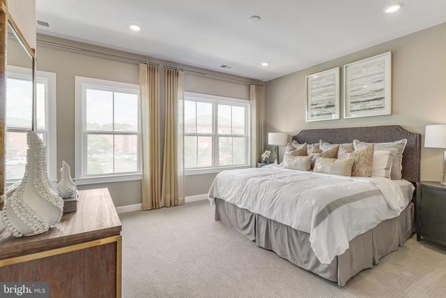 6817 16TH ST NW, Washington, DC 20012
