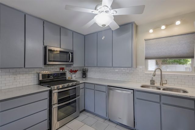 741 Cullum Avenue, Hurst, TX 76053