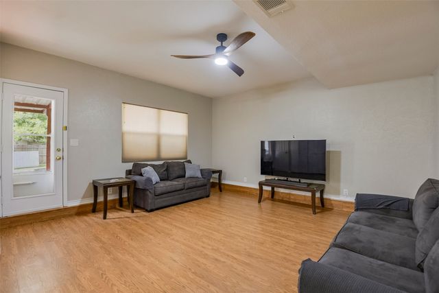 741 Cullum Avenue, Hurst, TX 76053