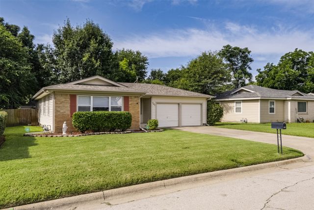741 Cullum Avenue, Hurst, TX 76053