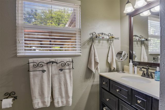 741 Cullum Avenue, Hurst, TX 76053
