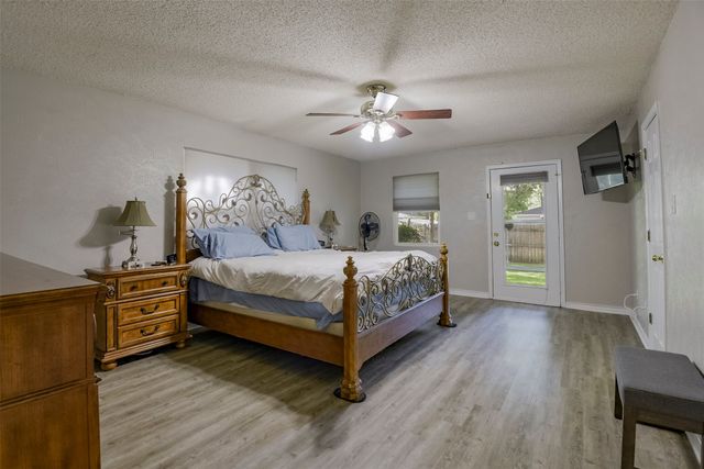 741 Cullum Avenue, Hurst, TX 76053