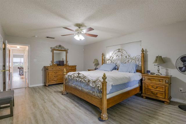 741 Cullum Avenue, Hurst, TX 76053