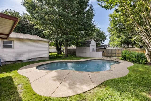 741 Cullum Avenue, Hurst, TX 76053