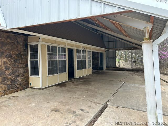 11201 S Edgewater Road, Claremore, OK 74017