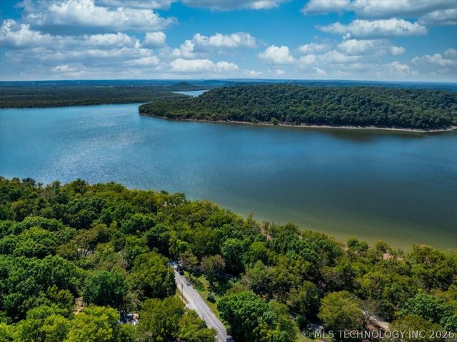 11201 S Edgewater Road, Claremore, OK 74017