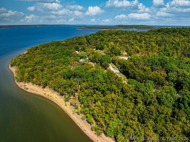 11201 S Edgewater Road, Claremore, OK 74017