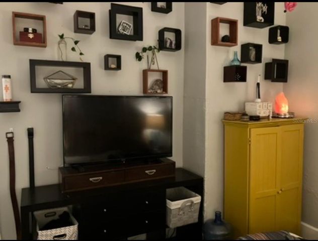 351 1ST STREET NE, St Petersburg, FL 33701